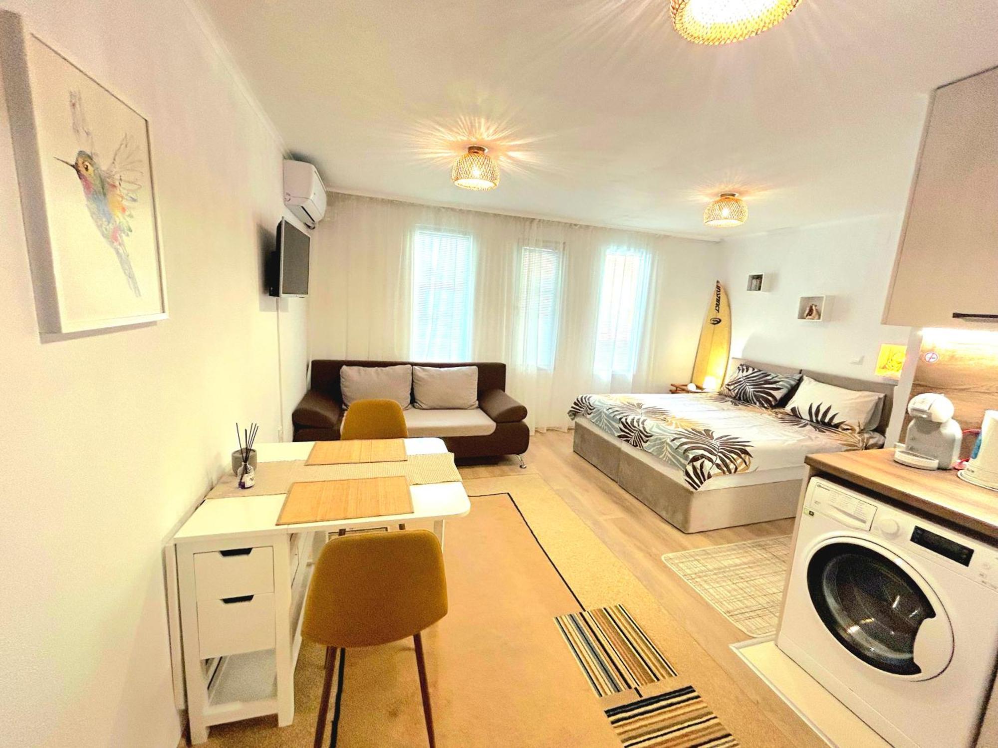 Aloha Apartment Burgas Luaran gambar